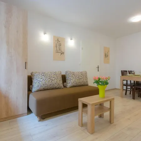 Old Town Ground Floor * 류블랴나