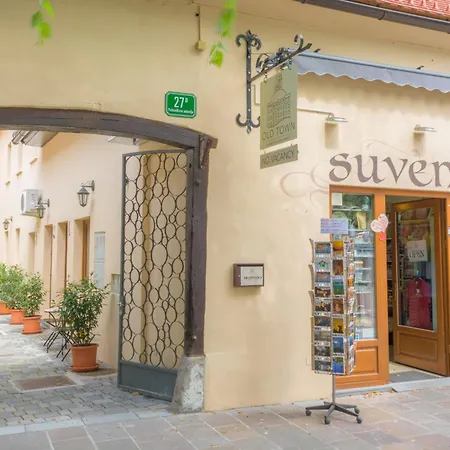 Old Town Ground Floor Apartma